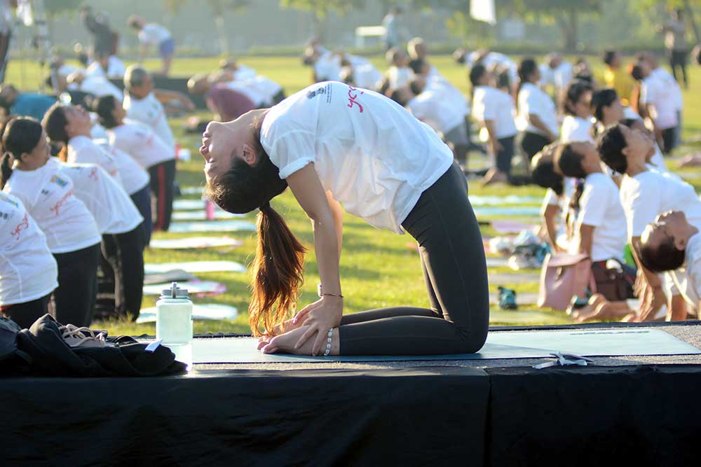  Ratusan Warga di Bali Senam Yoga Saat Perayaan Yoga International Day