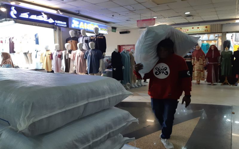  Pedagang Pasar Tanah Abang Kena Getah Lonjakan Kasus Covid-19