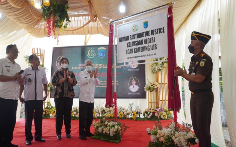 Kejaksaan Negeri Kabupaten Ogan Komering Ilir menghadirkan rumah restorative justice sebagai alternatif penyelesaian perkara di luar pengadilan/istimewa
