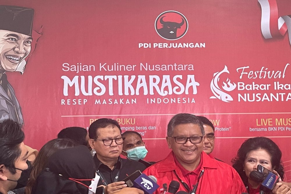  Hasto Bantah Pertemuan Politik Ganjar dan Ketum Demokrat AHY