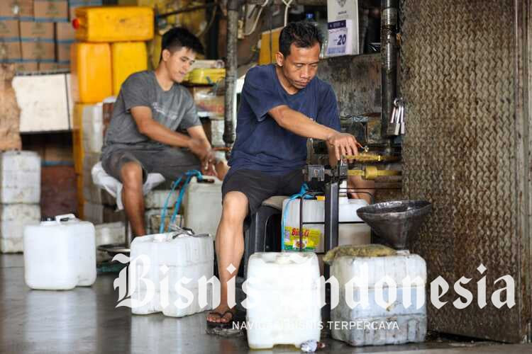  Gaya Baru Beli Minyak Goreng Curah, Bakal Berhasil?