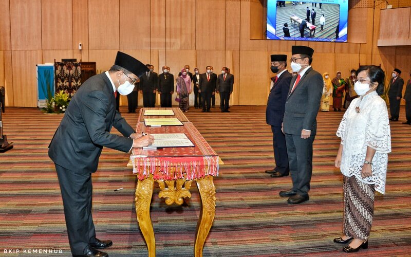  Sah! Kapolda Lampung Hendro Sugiatno Dilantik Jadi Dirjen Kemenhub