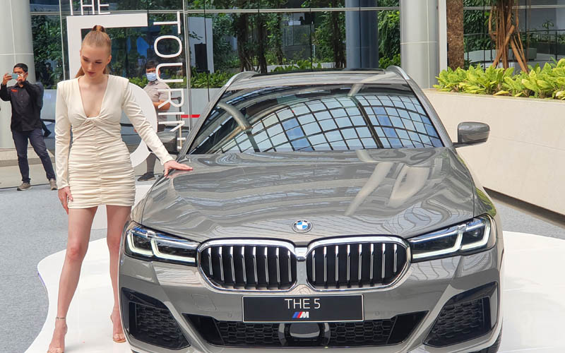  BMW Group Indonesia meluncurkan BMW Seri 5 Touring M Sport dengan harga Rp1,68 miliar. /Dok. BMW