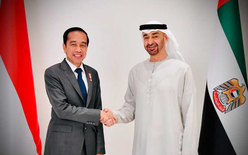 Presiden Jokowi bertemu Presiden UEA Sheikh Mohamed bin Zayed (MBZ) dan melakukan pertukaran dokumen nota kesepahaman (MoU) kerja sama di beberapa bidang / Sekretariat Presiden - Laily Rachev