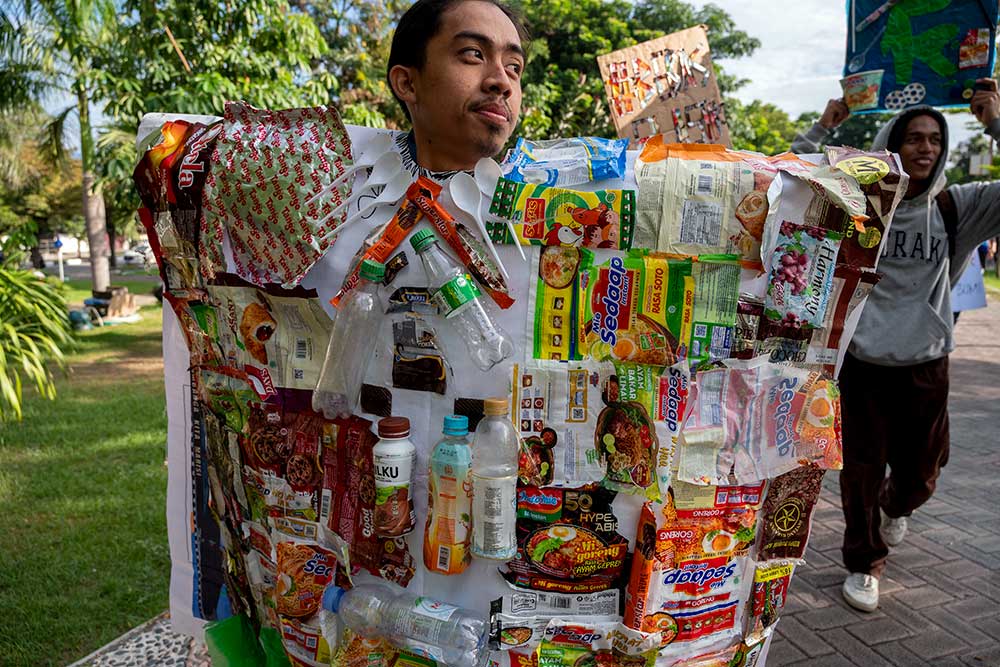  Pegiat Lingkungan di Palu Gelar Pawasi Bebas Plastik Sekali Pakai