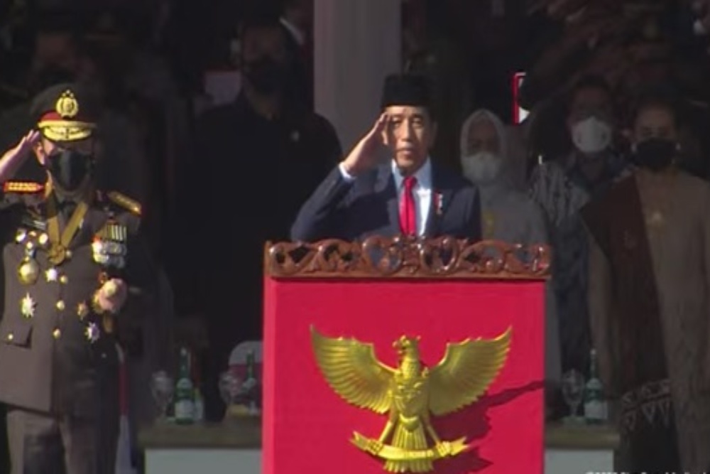  Jokowi Pimpin Upacara Hari Bhayangkara ke-76, Megawati hingga Jusuf Kalla Hadir