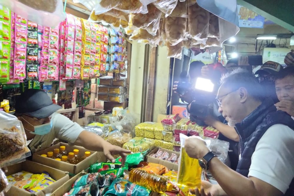  Hari Ini, Minyak Goreng Curah Kemasan Rp14.000 Diluncurkan