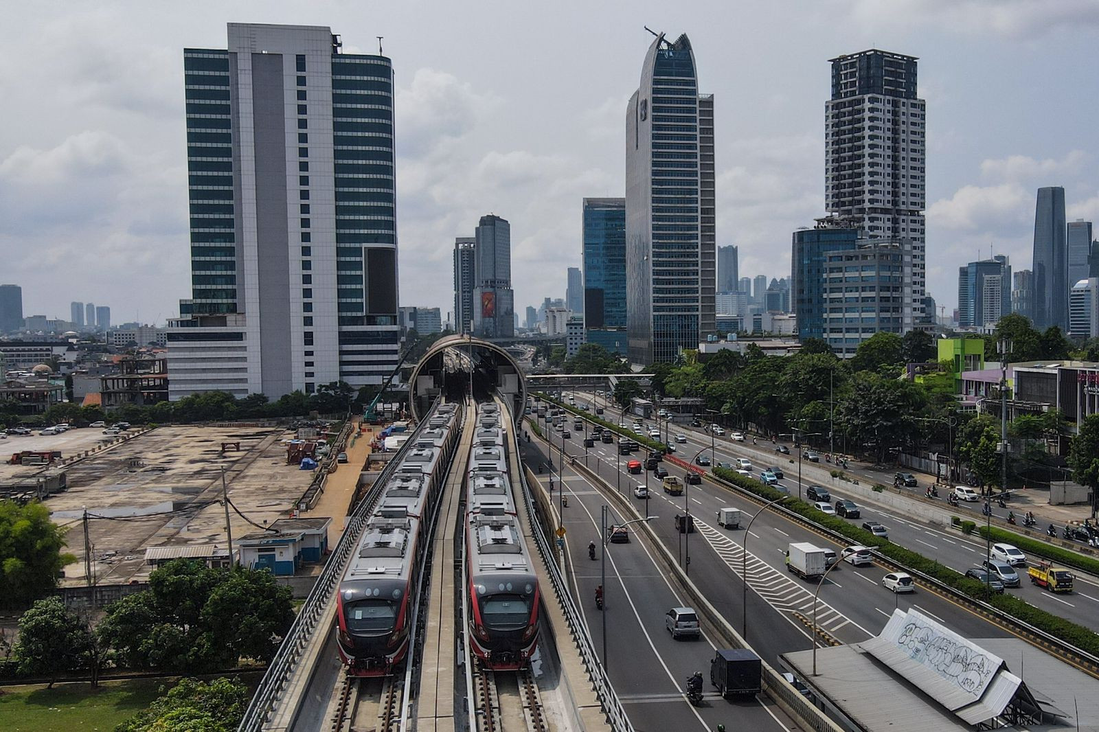  Beban Proyek LRT Jabodebek di Pundak KAI