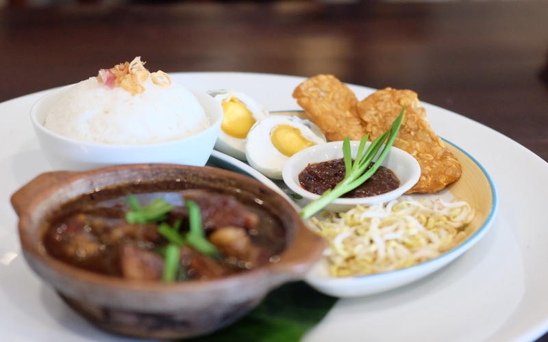  Resep Bunbu Rawon, Cocok untuk Mengolah Daging Sapi Kurban