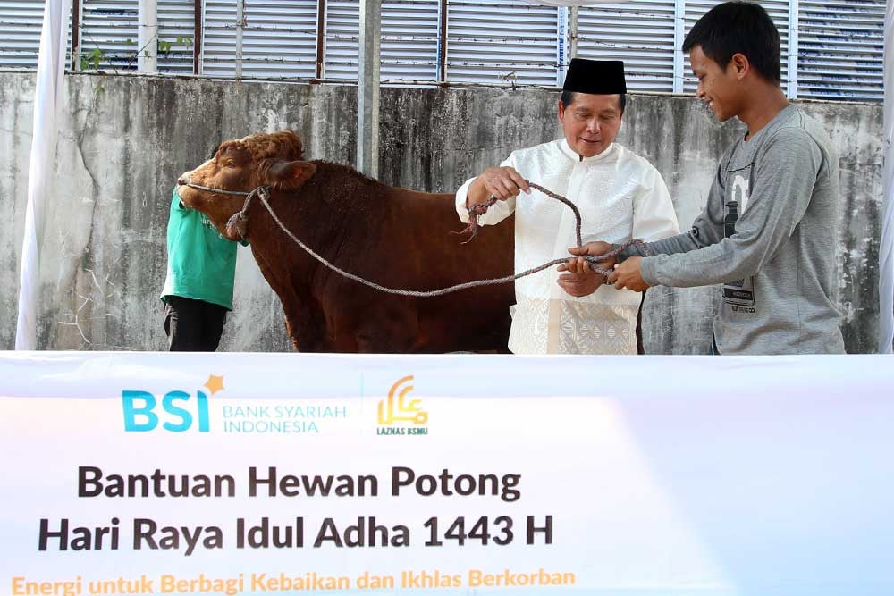  BSI Berikan 3691 Ekor Hewan Kurban Kepada Masyarakat Dhuafa