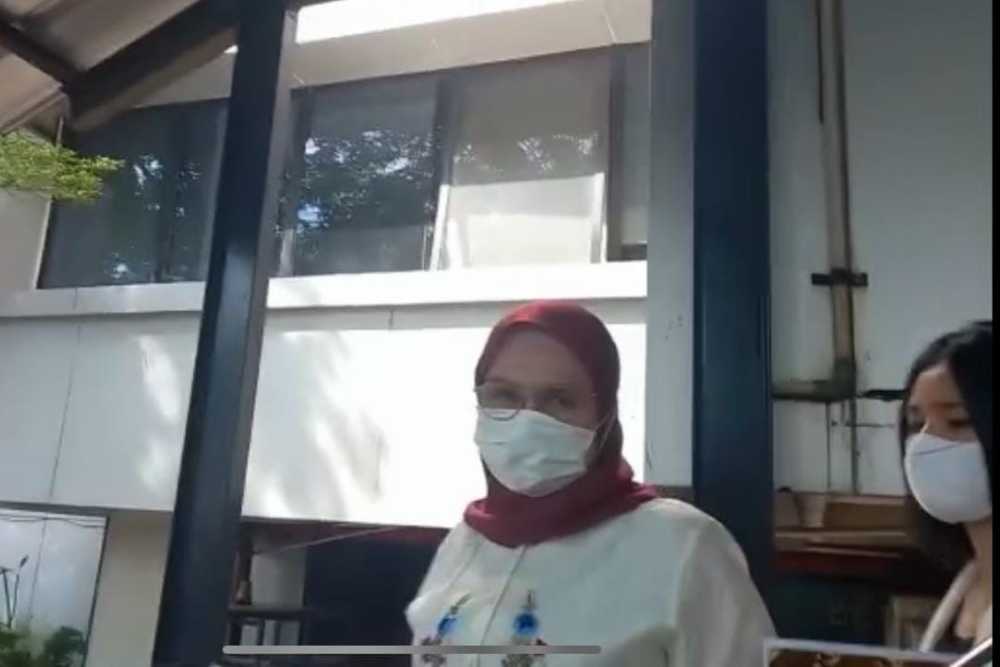  Hadiri Sidang Etik, Lili Pintauli Masuk Lewat Pintu Samping Kantor Dewas KPK