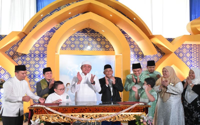  Gubernur Deru dan Bupati OKI Iskandar Resmikan Masjid Al-Hayza