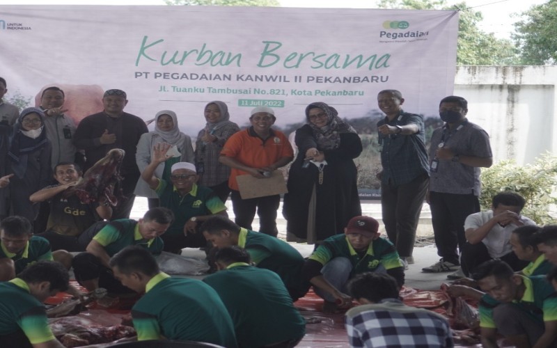  Momen Iduladha, Pegadaian Kanwil Pekanbaru Salurkan 300 Paket Daging Kurban