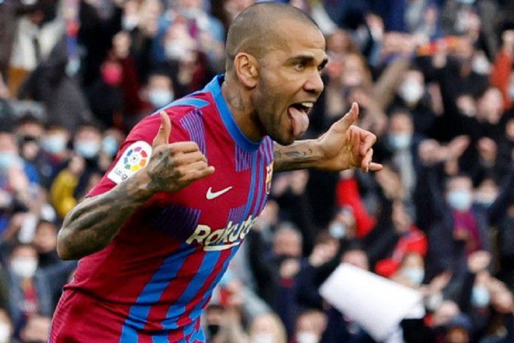  Kesal Tak Dipertahankan, Dani Alves Bongkar Dosa Barcelona