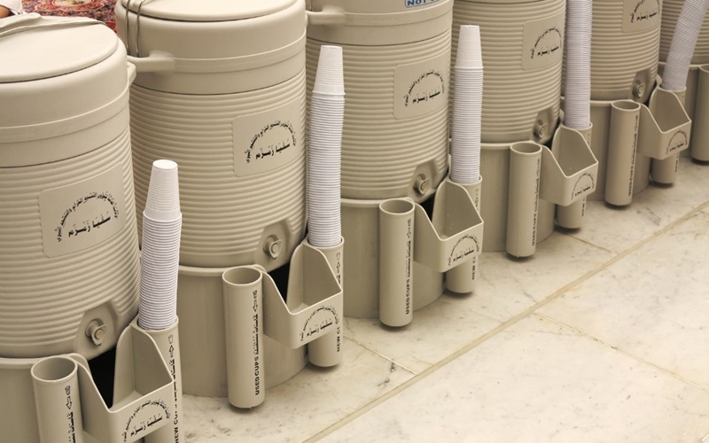  Jemaah Haji Kini Boleh Bawa Air Zamzam dari Mekah, Maksimal 5 Liter