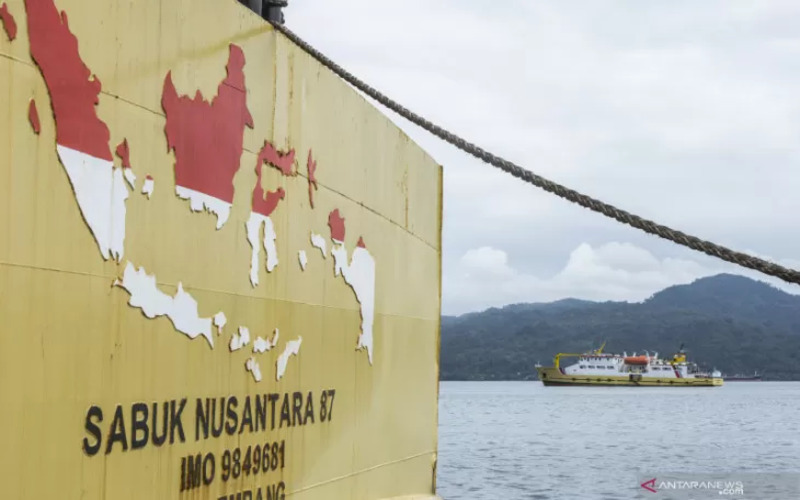 Sejumlah kapal perintis mulai bersandar untuk mengangkut barang dan penumpang di Pelabuhan Yos Sudarso, Kota Ambon, Maluku, Kamis (2/9/2021)./Antara-FB Anggoro.