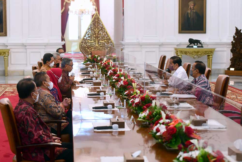  Ketua Dewan Komisioner OJK Wimboh Santoso Puji Jokowi