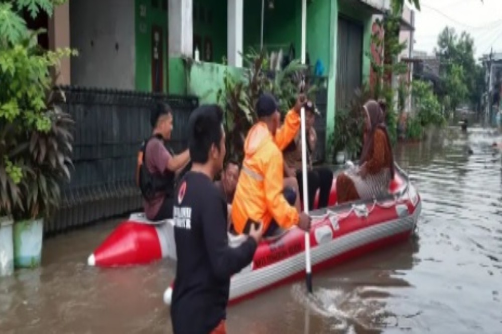 Dokumentasi - Banjir melanda wilayah Kota Tangerang Selatan./BPBD Kota Tangerang Selatan