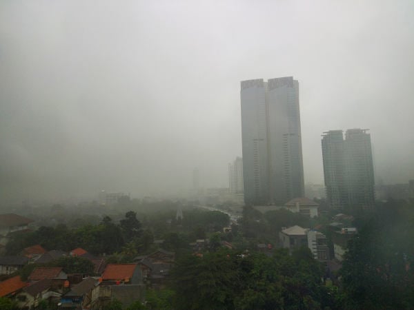 Hujan mengguyur Jakarta/Bisnis.com-Andhika Anggoro
