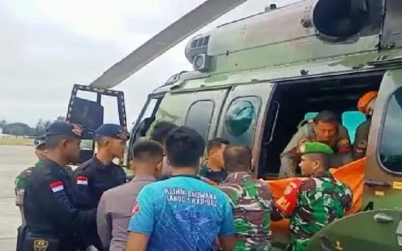 Evakuasi korban penyerangan KKB di Kabupaten Nduga, ke Timika, Sabtu (16/7/2022)./Antara-Lanud YKP Timika.