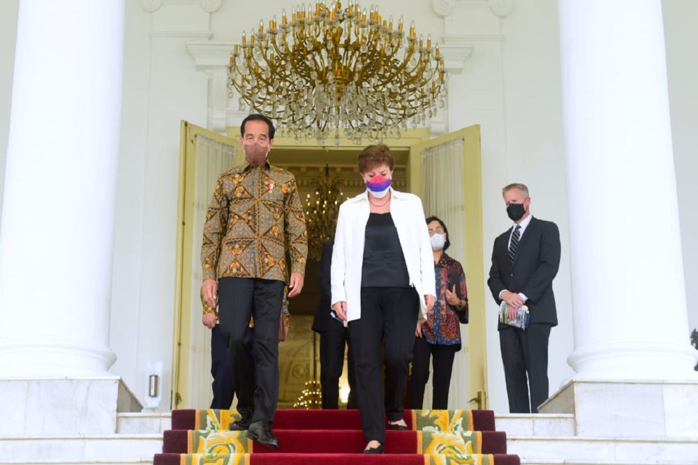 Presiden Jokowi menerima kunjungan Direktur Pelaksana IMF Kristalina Georgieva di Istana Kepresidenan Bogor, Minggu (17/8/2022). Dok. BPMI Setpres/Muchlis Jrrn