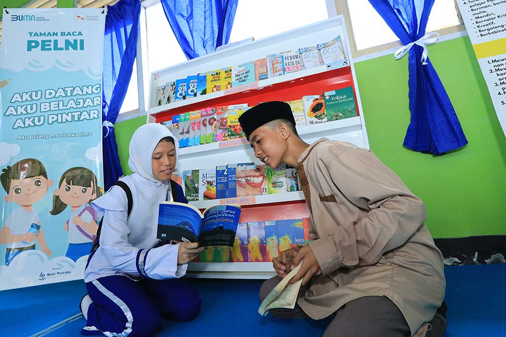  Tingkatkan Minat Baca, Pelni Bangun Taman Baca di SMP Negeri 34 Maluku Tengah