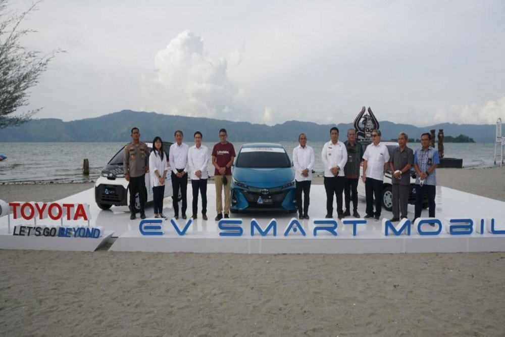 Peresmian Toyota EV Smart Mobility di Danau Toba, Samosir Sumatera Utara, Selasa (19/7/2022)/Bisnis-Fitri Satrina Dewi