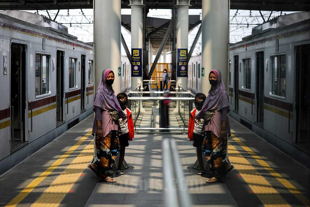  PERKERETAAPIAN : Angkutan Penumpang KAI Pulih