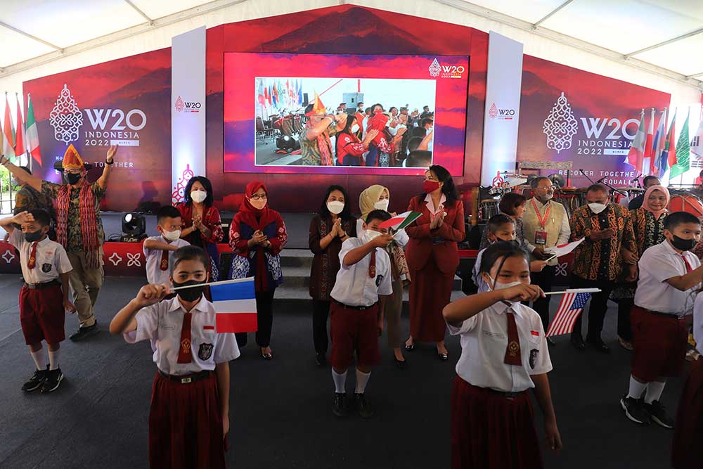  Pembukaan W20 Indonesia Summit 2022 di Danau Toba