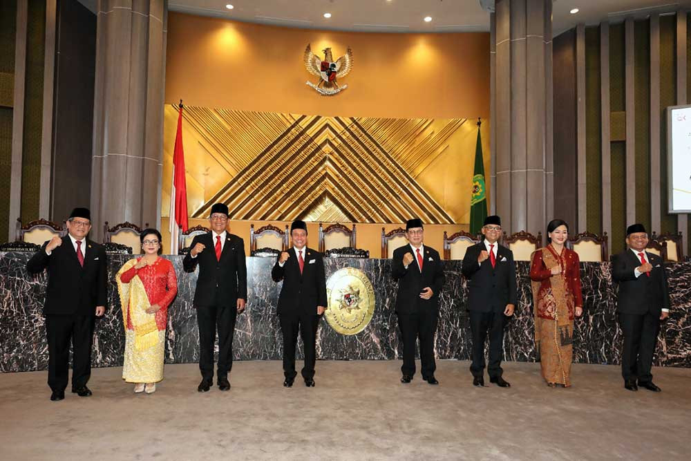  Menanti Pemenuhan Janji 100 Hari Petinggi Baru OJK