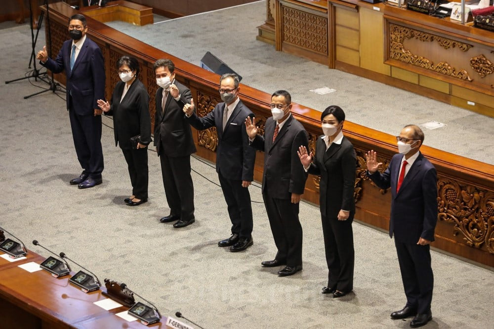  Tumpukan Harapan Industri Jasa Keuangan pada DK Baru OJK