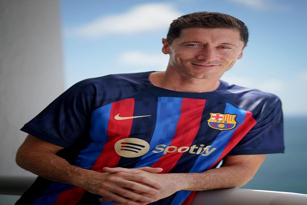  Kocak, Barcelona Kehabisan Jersey Lewandowski karena Kurang Satu Huruf