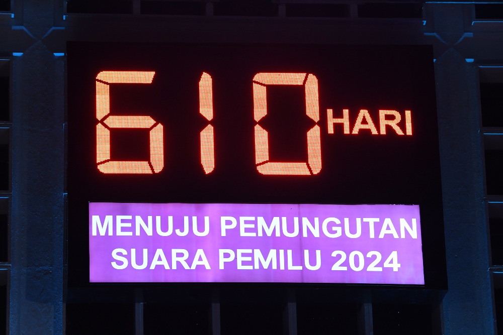 Layar digital menampilkan hitung mundur menuju hari pemungutan suara dalam Peluncuran Tahapan Pemilu 2024 di Gedung KPU, Jakarta, Selasa (14/6/2022). Acara tersebut menjadi penanda secara resmi dimulainya tahapan-tahapan Pemilu, yakni Pemilu serentak pada 14 Februari 2024 dan Pilkada serentak pada 27 November 2024. ANTARA FOTO/Aditya Pradana Putra/wsj.