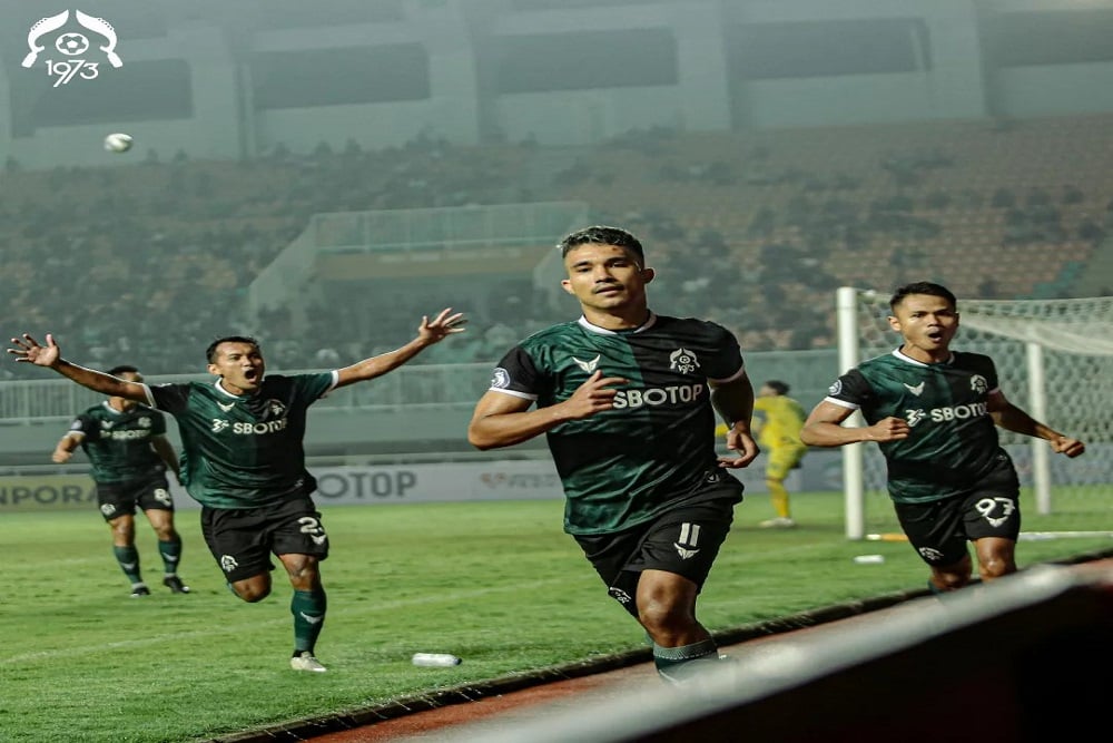  Hasil Liga 1: Gol Penalti Pastikan Kemenangan Persikabo atas Persebaya