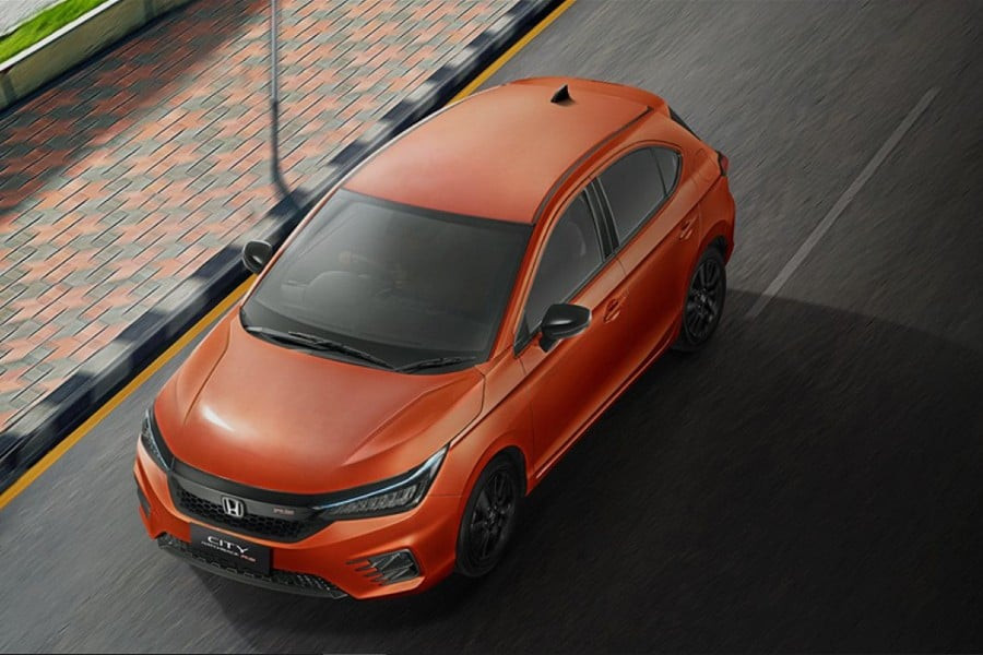  Mobil Hatchback Terimpit Sedan dan SUV