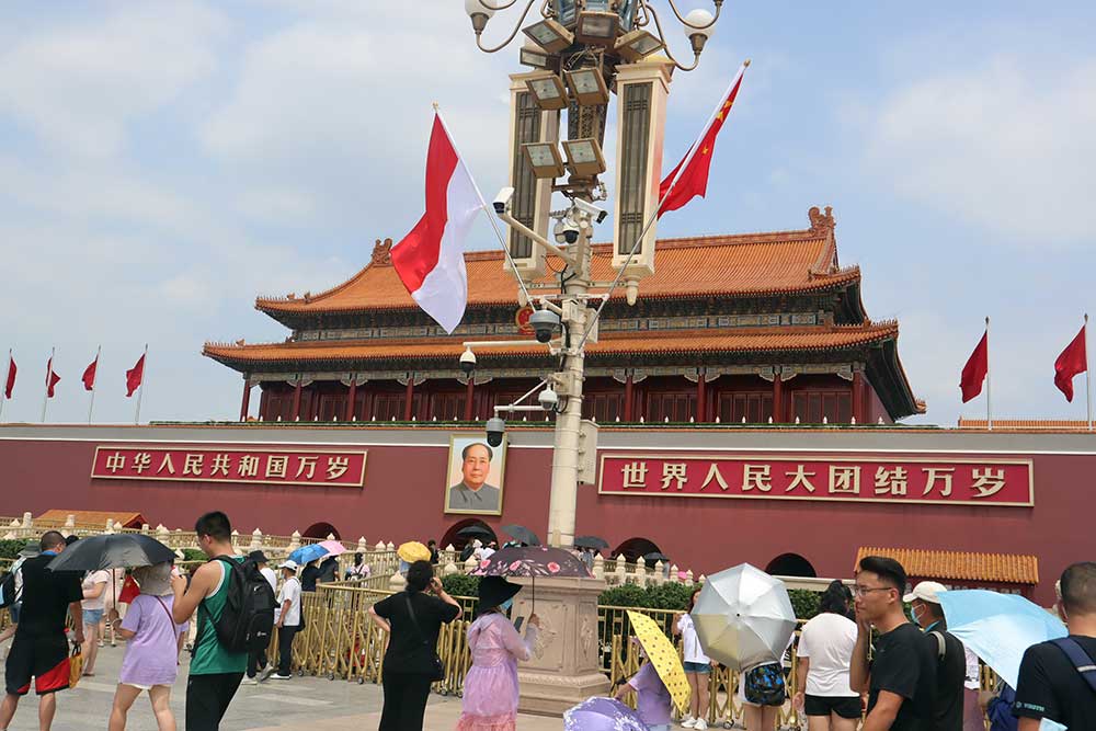  Bendera Merah Putih Berkibar di Istana Kota Terlarang Beijing China