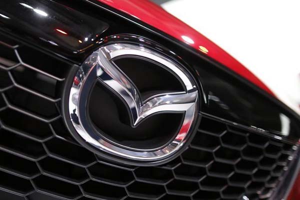 Logo Mazda/Reuters-Jacky Naegelen