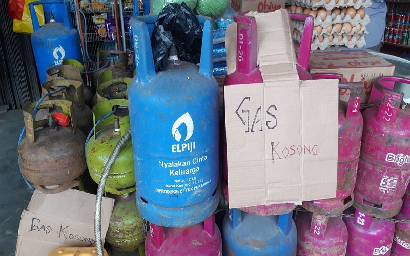 Pedagang mengalami kekosongan stok tabung gas LPG di Kota Samarinda./Bisnis-Muhammad Mutawallie Syarawie