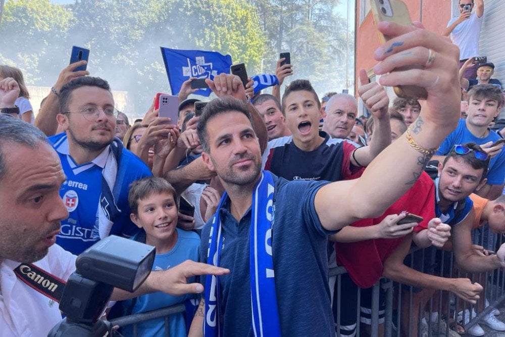  Fabregas Jadi Pemegang Saham di Klub Milik Orang Terkaya Indonesia