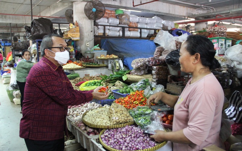  Enam Belas Pasar Tradisional di Kota Denpasar Mulai Gunakan QRIS