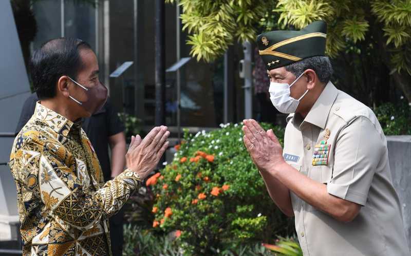 Jokowi akan mengupayakan kenaikan uang pensiun bagi purnawirawan TNI, terutama yang berada di wilayah Jabodetabek, tetapi tetap mengutamakan kesehatan APBN / Sekretariat Presiden - Kris