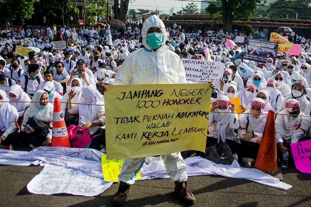  Nakes Honoror Gelar Unjuk Rasa di Gedung Sate Bandung