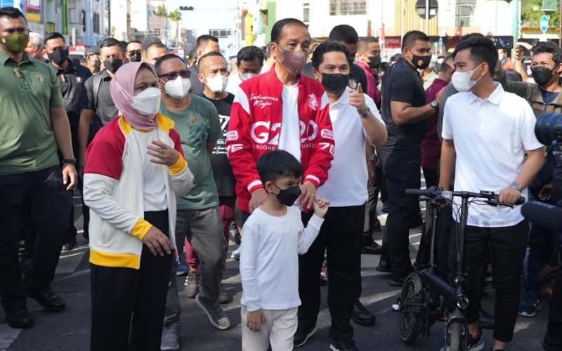  Jokowi, Erick, Ganjar, dan Gibran Kompak CFD-an di Solo