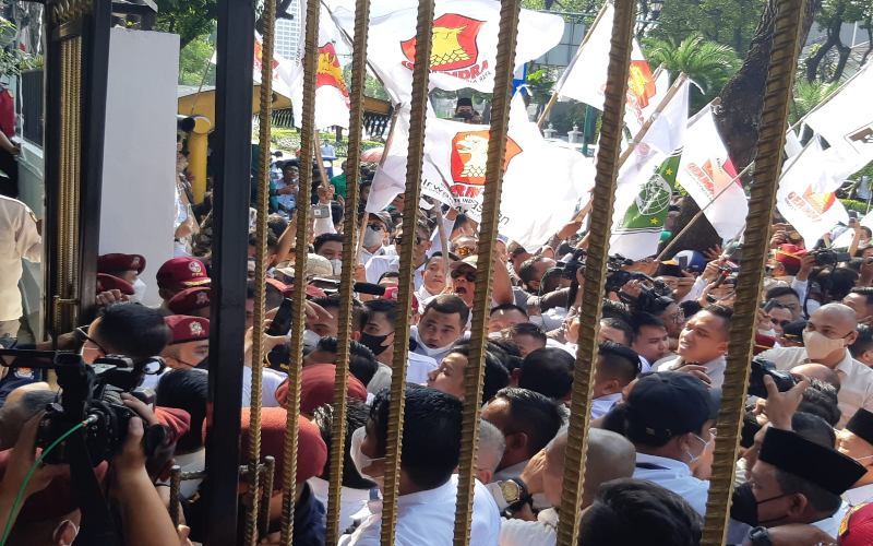  Simpatisan Gerindra dan PKB Ricuh dengan Petugas Keamanan Saat Daftar ke KPU