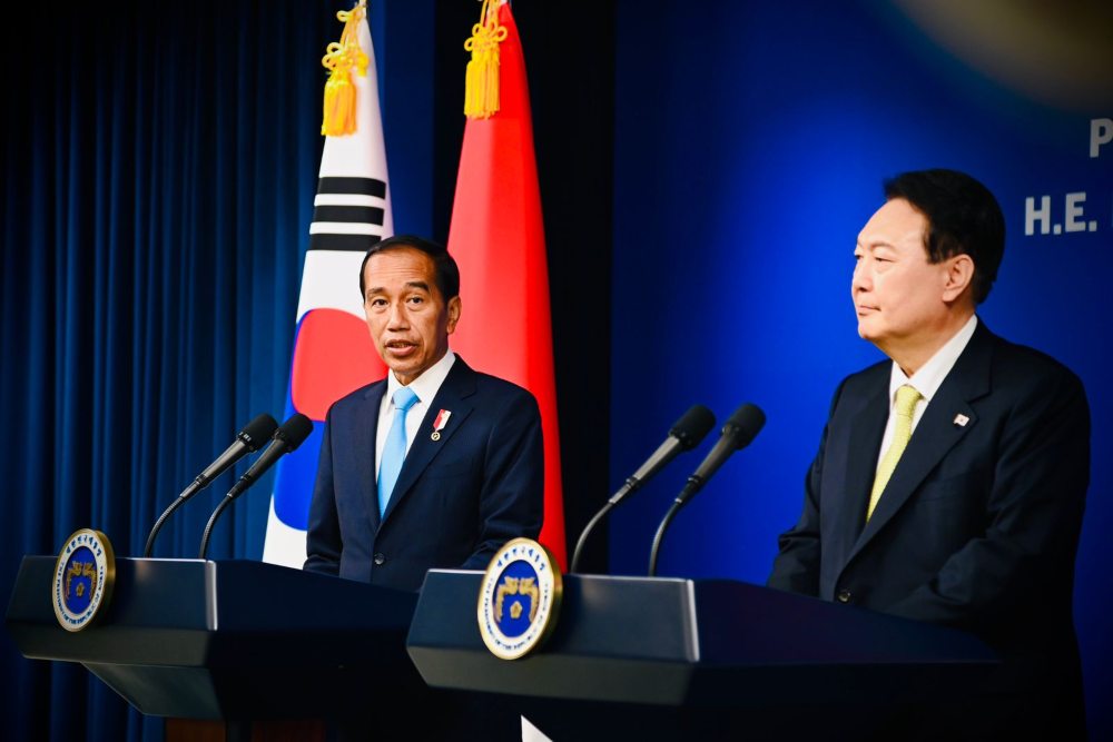 Pernyataan pers bersama Presiden Jokowi dan Presiden Yoon Suk-yeol, di Kantor Kepresidenan Yongsan, Seoul, Kamis (28/7/2022) -BPMI Setpres/Laily Rachev.