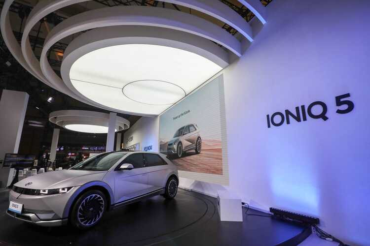  Daftar Mobil Listrik di GIIAS 2022