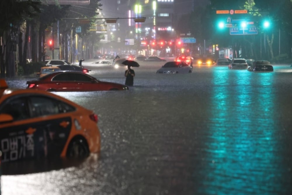  Seoul Banjir! Listrik Padam, Stasiun Kereta Bawah Tanah Terendam