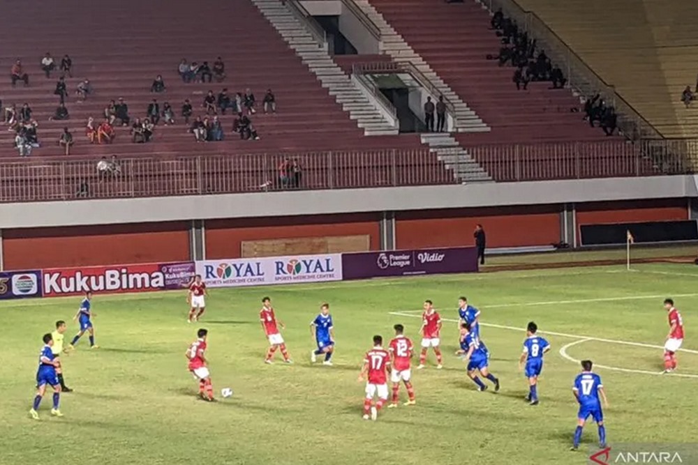 Timnas Indonesia U-16 di Piala AFF U-16. Hasil semifinal Piala AFF u-16, Indonesia saat ini tertinggal 0-1 dari Myanmar di babak pertama./Antara