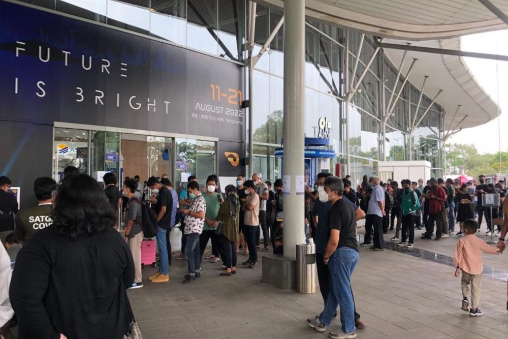  Suasana GIIAS 2022 Hari Ke-2, Pengunjung Mulai Antre Sebelum Dibuka