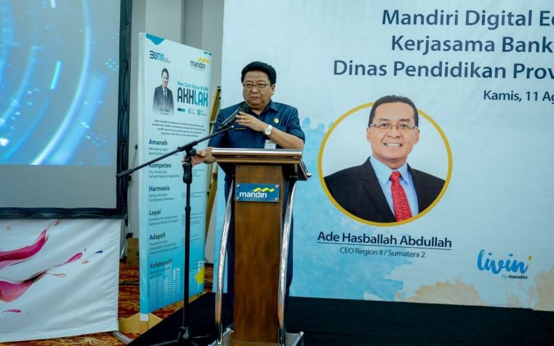 Kepala Dinas Pendidikan Sumatra Selatan Riza Fahlevi memberikan keterangan terkait kerjasama Mandiri Digital Education Solution dengan Bank Mandiri Region 2 Sumatera 2. istimewa